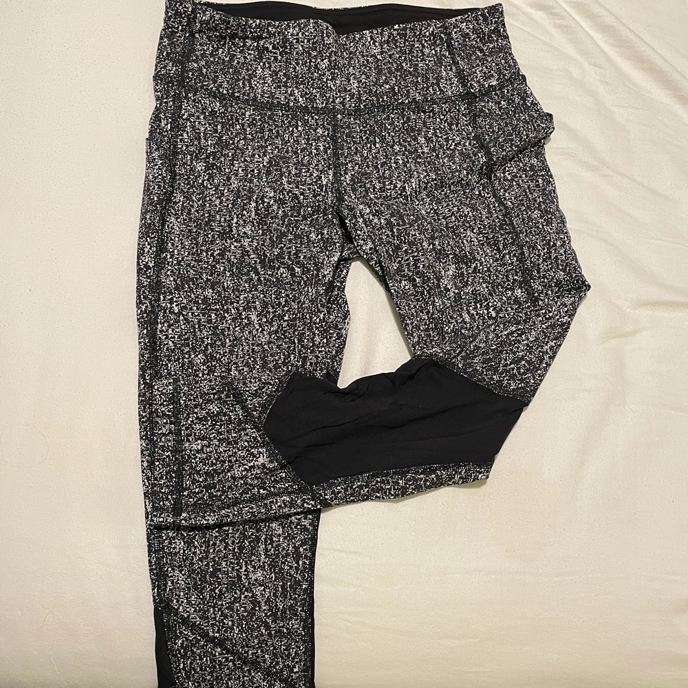 Lululemon leggings with pockets